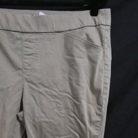 LEE | 14 medium | Chic Khaki Capri Pants with Pockets - Picture 5 of 15